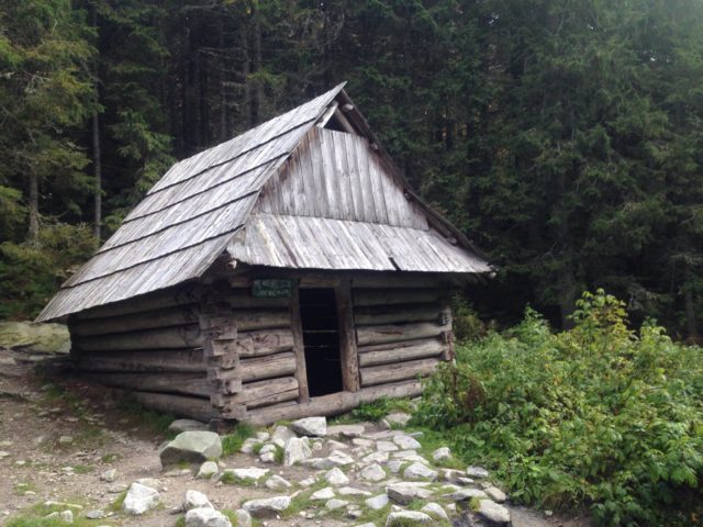 chatka w górach, czasn a przystanek w Tatrach